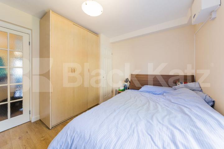 modern 1 bedroom property with access to communal gardens Hillmarton Road, Islington / Caledonian Road